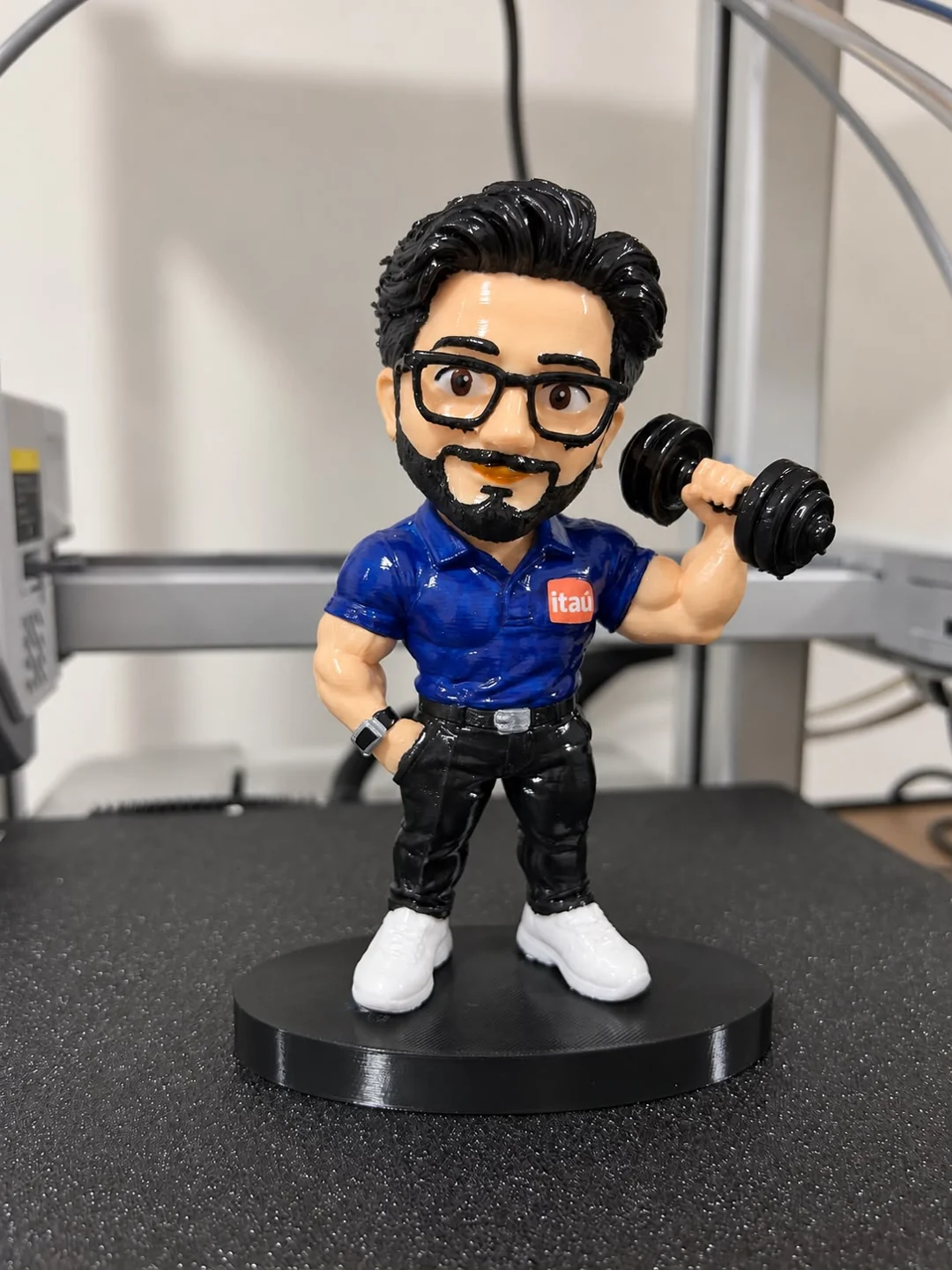 Boneco personalizado com uniforme de trabalho e halter